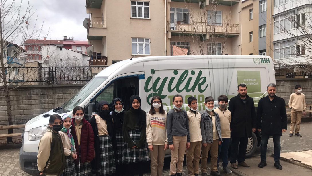 Şehit Mehmet Kaya Çelik Ortaokulumuzdan İdlip'e Yardım